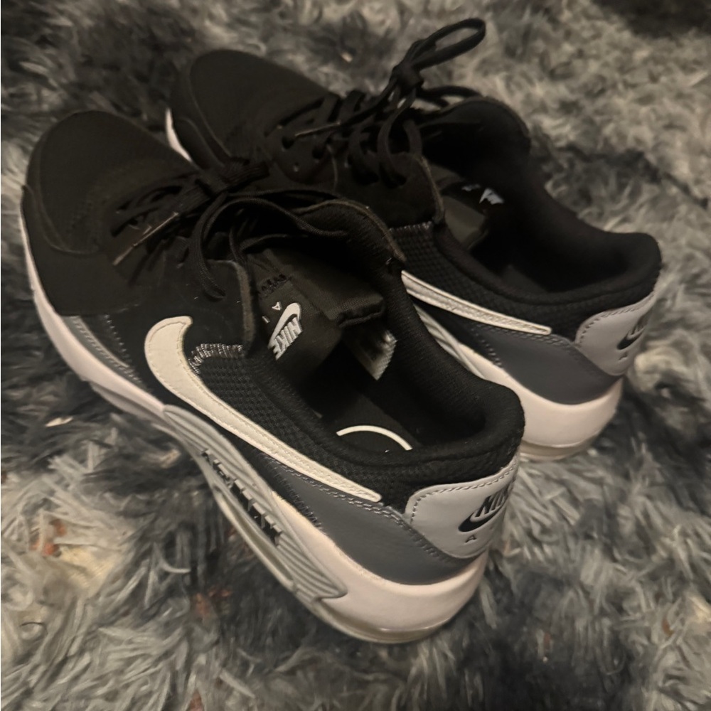 Men’s grey and black Nikes